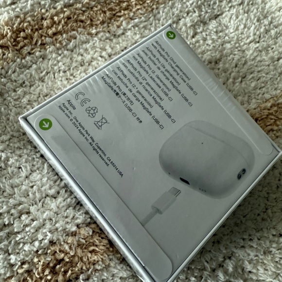 Apple White Wireless Earbuds
